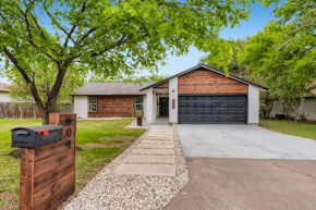 The Hiatus, Round Rock, Ideal for Family or Work